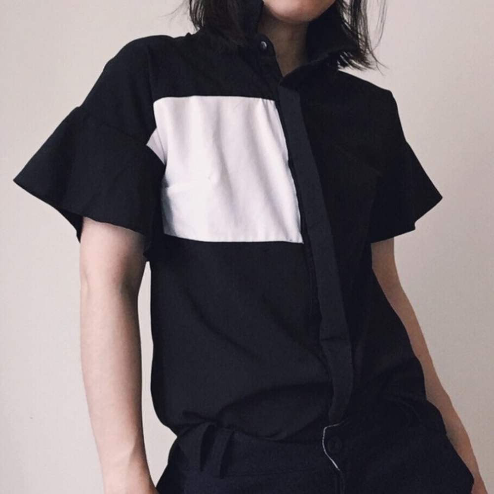 Black n white hi-low button-down top